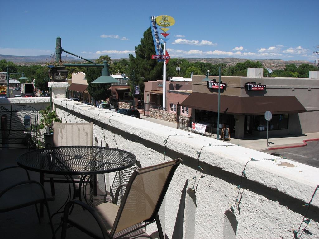 Cottonwood Hotel Buitenkant foto